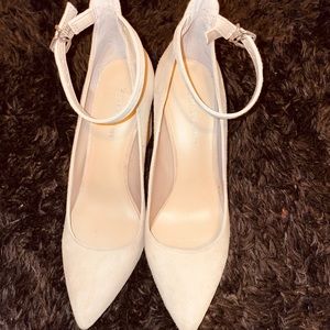 Cute nude block heels worn a couple of times👡